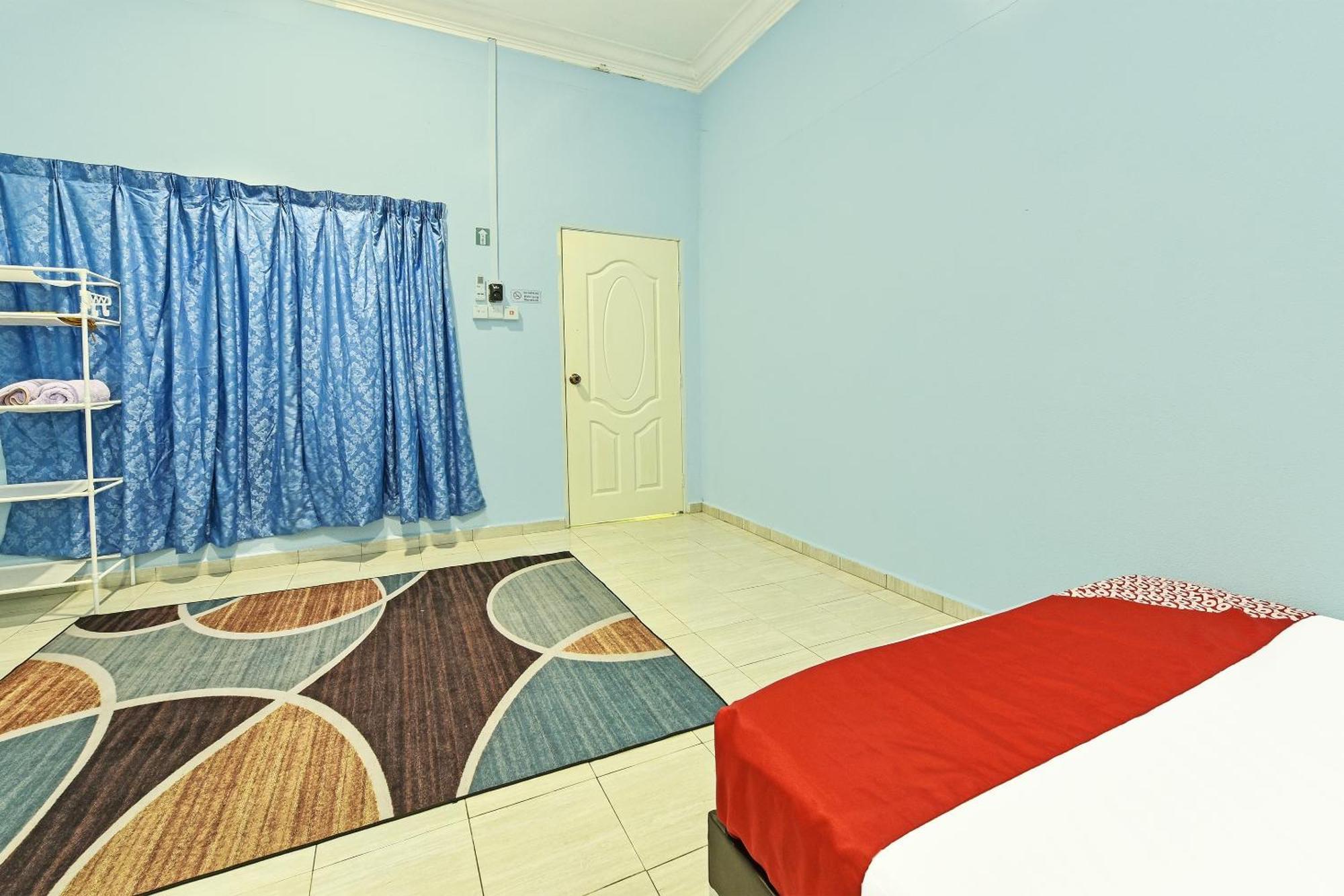 Oyo 90551 Zn Mix Homestay & Roomstay Kampung Raja Экстерьер фото