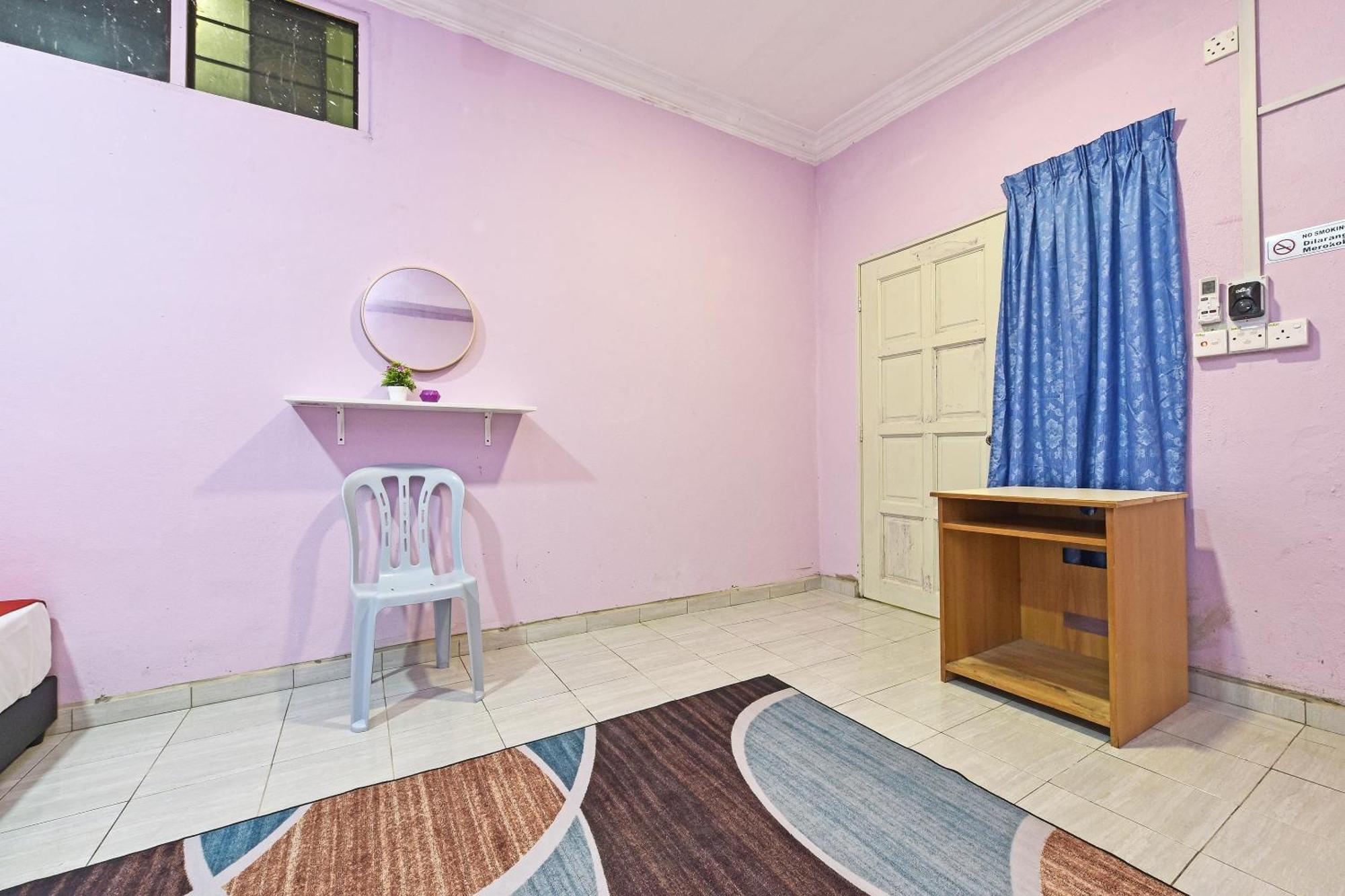 Oyo 90551 Zn Mix Homestay & Roomstay Kampung Raja Экстерьер фото