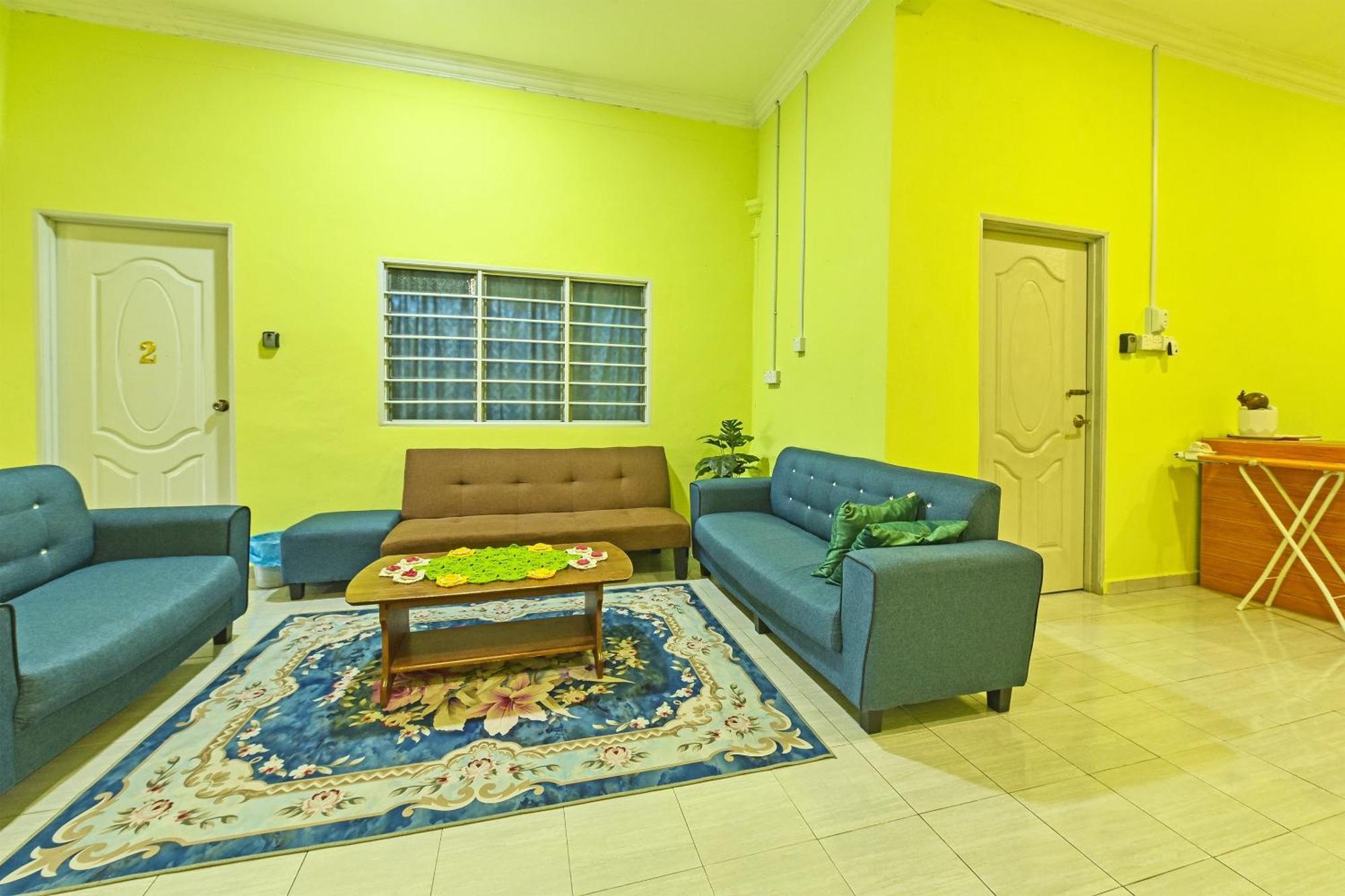 Oyo 90551 Zn Mix Homestay & Roomstay Kampung Raja Экстерьер фото