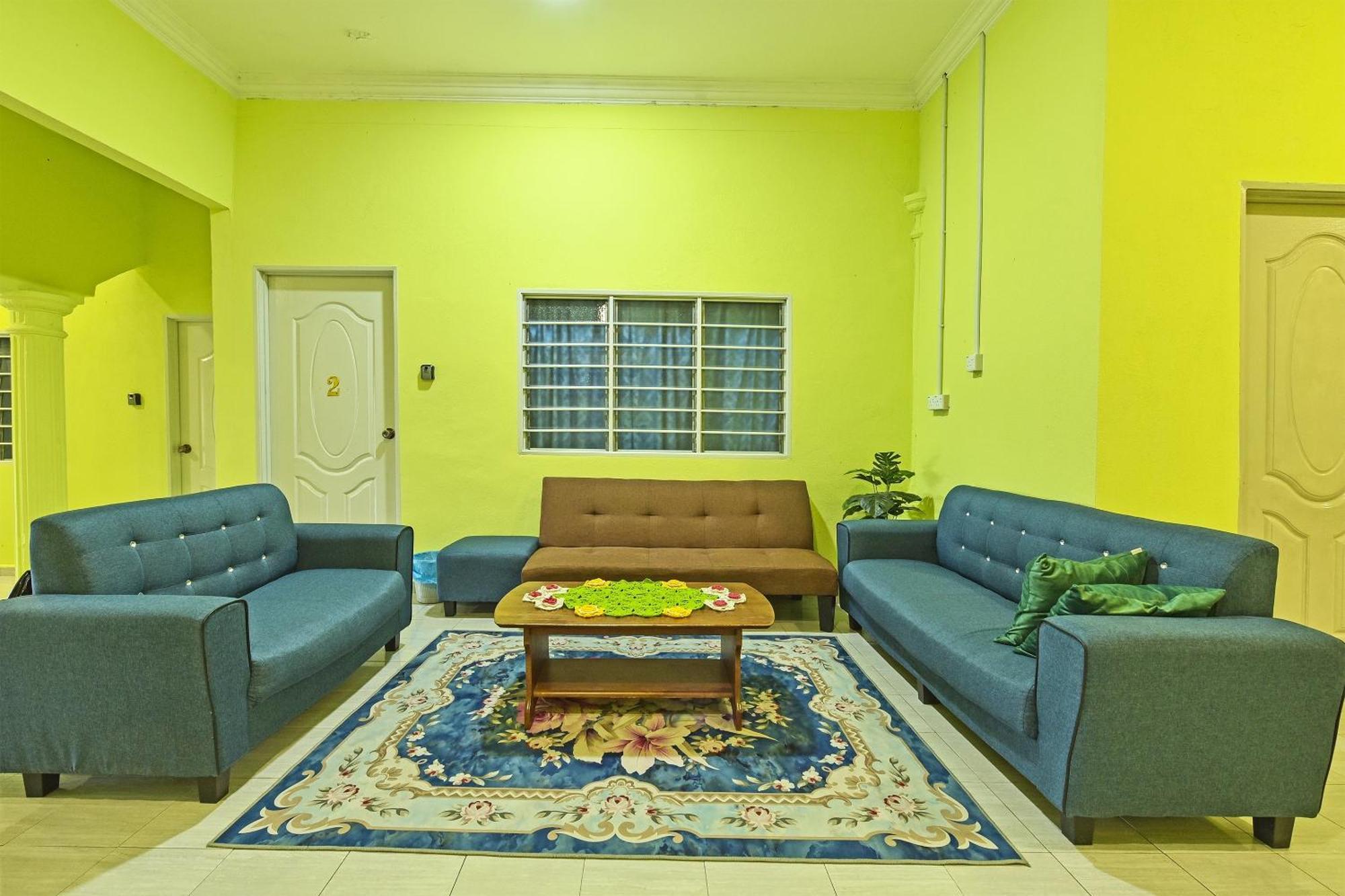Oyo 90551 Zn Mix Homestay & Roomstay Kampung Raja Экстерьер фото